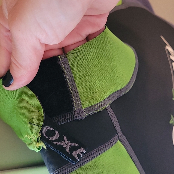 OXBOW wetsuit for boys sz 12 - Picture 8 of 10